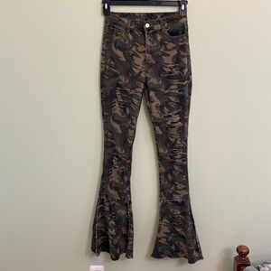 K.I.M. Camouflage Flare Women's Pants juniors size large distressed Y2K stretchy